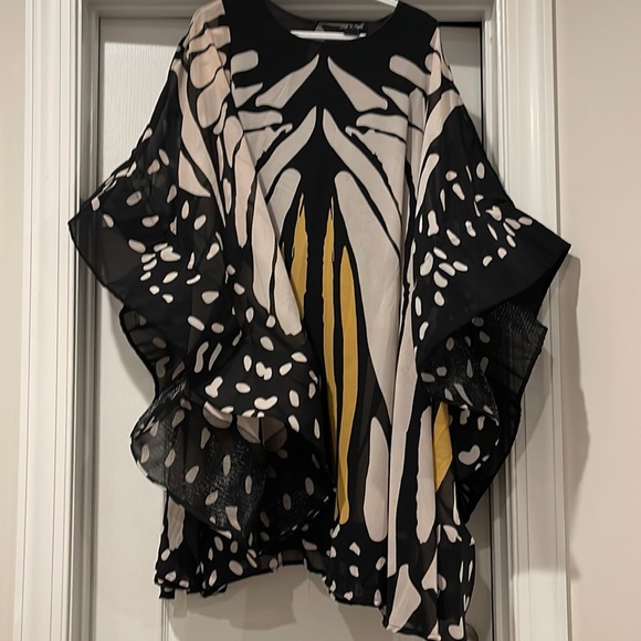 Slim Top Fit Print Butterfly